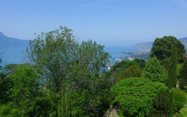 View Riviera Montreux