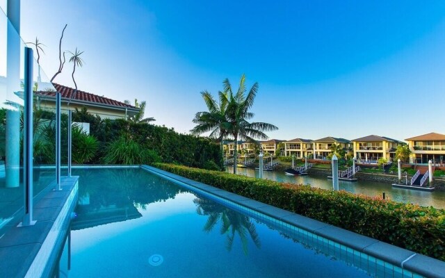 Holiday Home Vogue Living @ Hope Island Resort