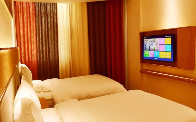 GreenTree Inn West Prefecture Golmud Pedestrian Street Business Hotel