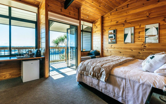 Te Whau Lodge