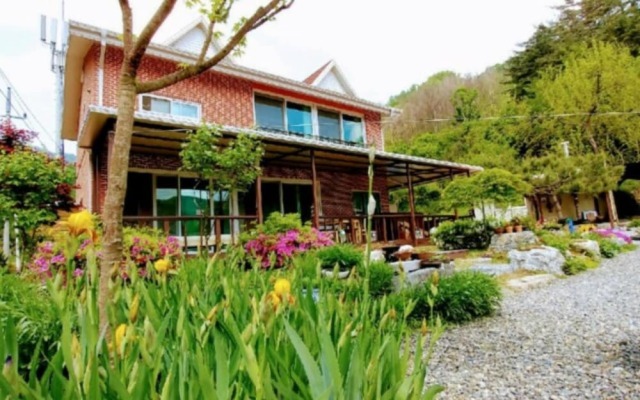 Wonju Gamaksan Hwangtobang Pension