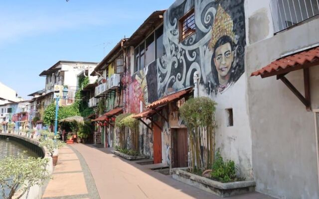 SPOT ON 90746 Vspace Guesthouse & Cafe