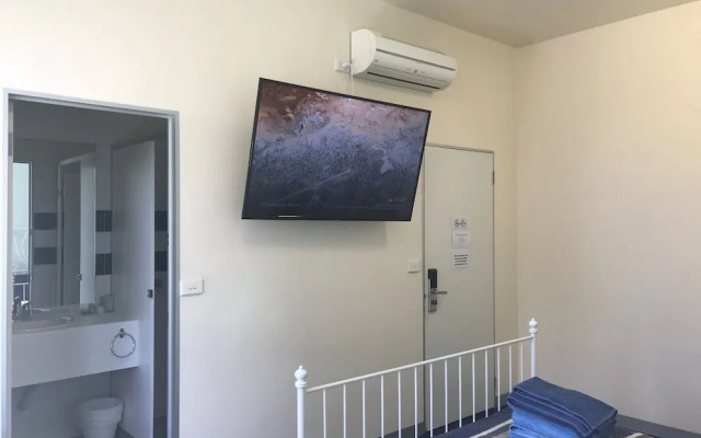 22 Travellers Accommodation