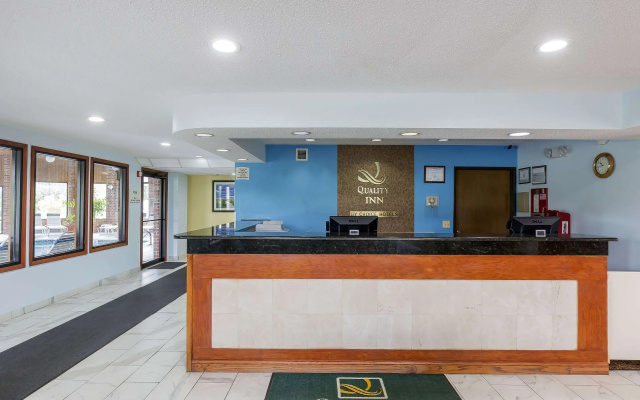 Quality Inn Sycamore - DeKalb