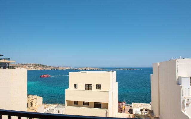 Sea Bliss Penthouse with two terraces enjoying side seaviews by Gatewaysmalta