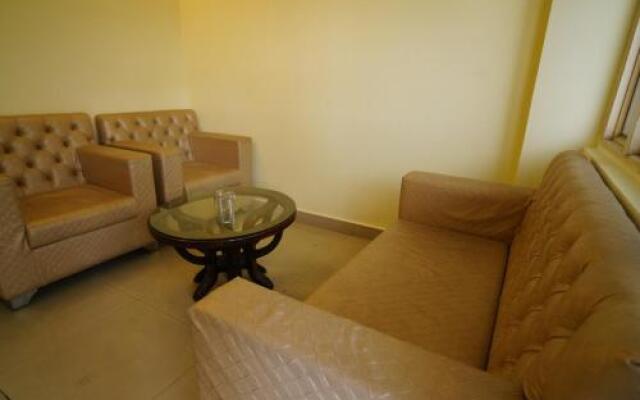 OYO 44364 Hotel Gaurab