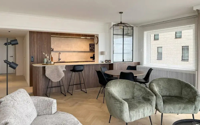 Huswell - Renovated Beachfront Apartment