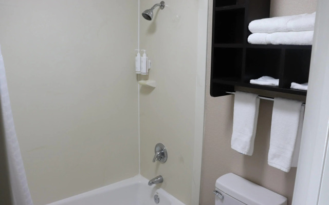 Super 8 by Wyndham Cabot
