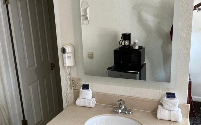 Americas Best Value Inn Hanford