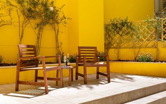 Modern Terrace Apartment Rentexperience