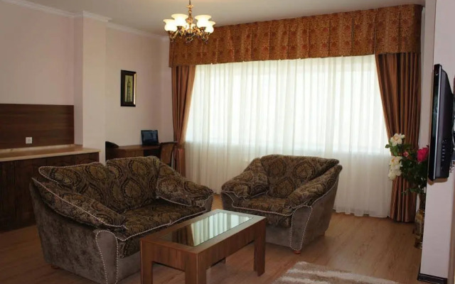 Vip House Hotel