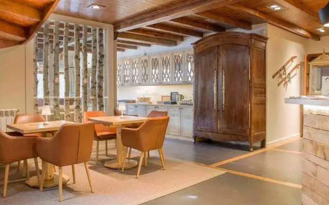 Eira Ski Lodge