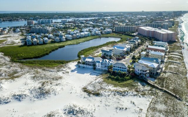 Seabreeze 5 Bedroom Home by RedAwning