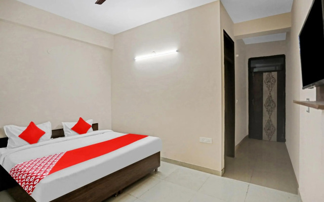 OYO Flagship 80629 Royal Tree