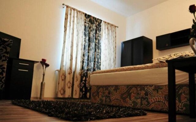 Hotel Pension Verona Airport