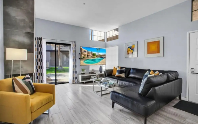 Hollywood Glam Hideaway