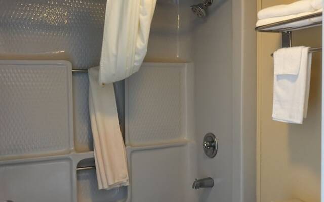 Family Inns of America