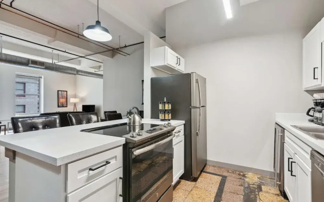 Spacious 2BR Downtown Retreat