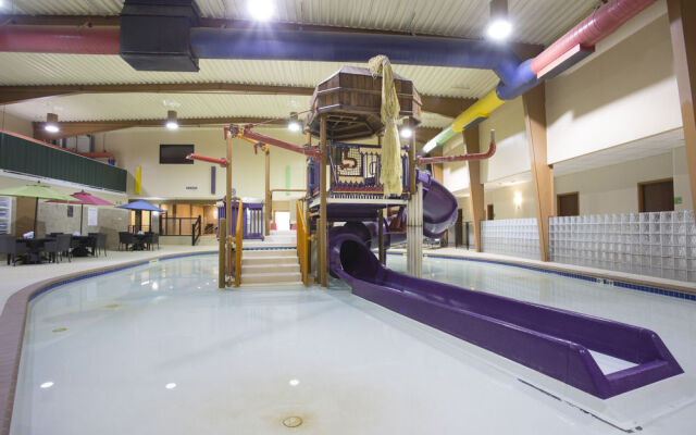 Holiday Inn Minot Riverside