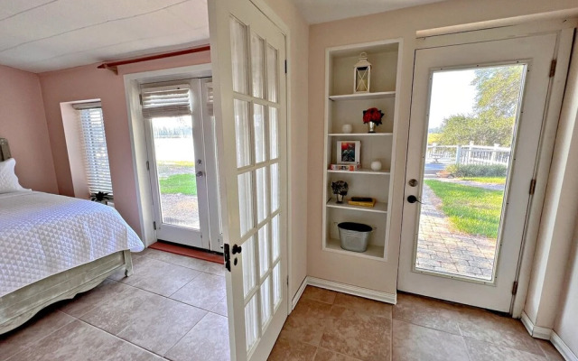 Porpoise Pass - Ground Floor Guest Suite