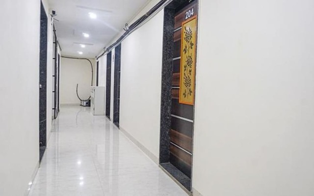 Fabhotel Classic Square