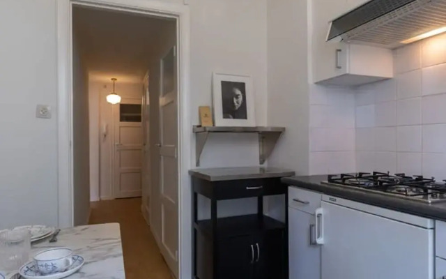 Warm Cozy Lateral Seaview Apartment