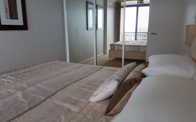 Newcastle Short Stay Apartments - Sandbar Newcastle Beach