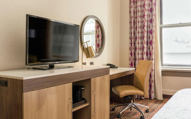 Hampton Inn Majestic Chicago Theatre District