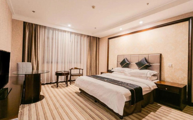 Four Seasons Garden Hotel & Resorts