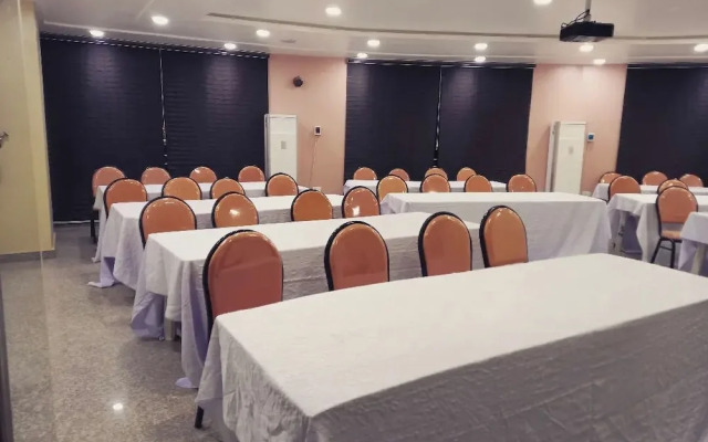 De Guest Pride Hotel and Suites