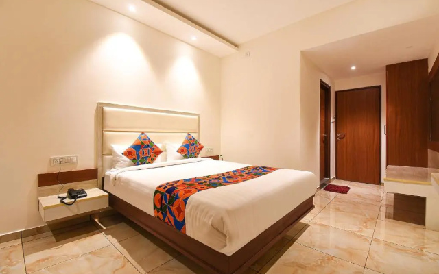 FabHotel High Rise
