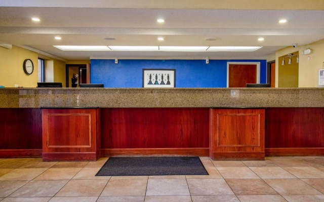 Tulsa Square Hotel Central, I-44 By OYO
