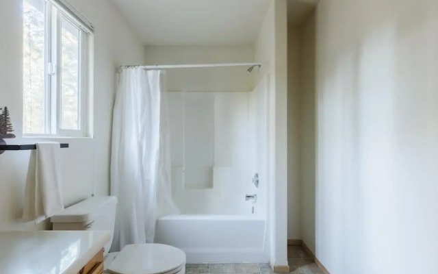 Summit Cabin 1 - Jumper