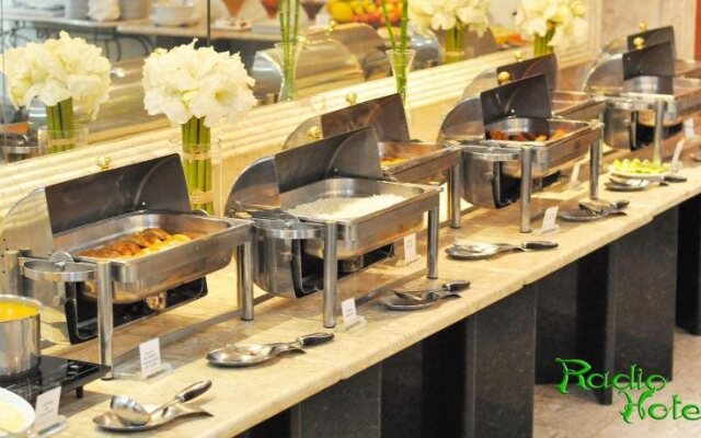Radio Hotel Resort & Convention