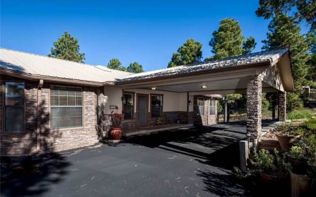 Natures Outlook - Three Bedroom Cabin