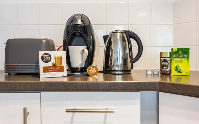 Central London 2 Bed Riverside