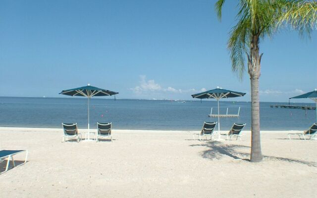 Harborside Suites at Little Harbor