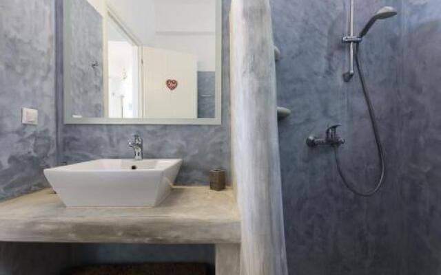 Cycladic beauty and tranquillity in Kostos, Paros