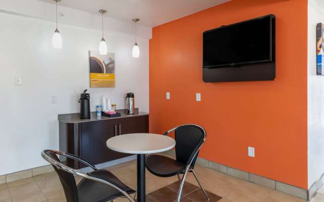 Motel 6 Bryan, TX - University Area
