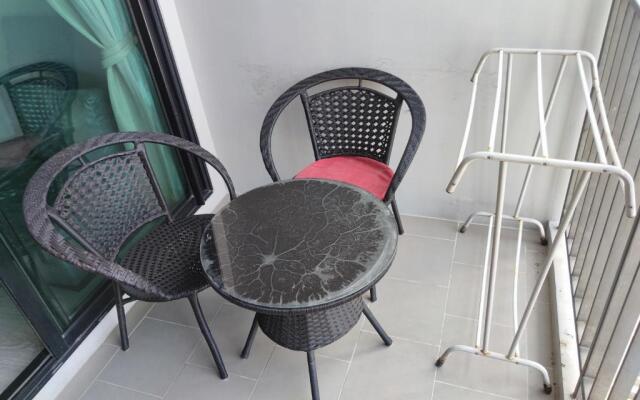 Pattaya Beach Sea View Rooftop Pool Resort