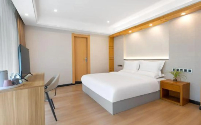 Chongqing Aoxing Hotel (Olympic Sports Center Light Rail Station)