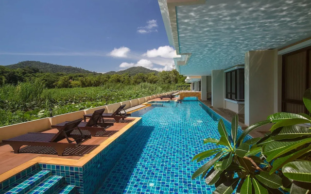 The Lago 72