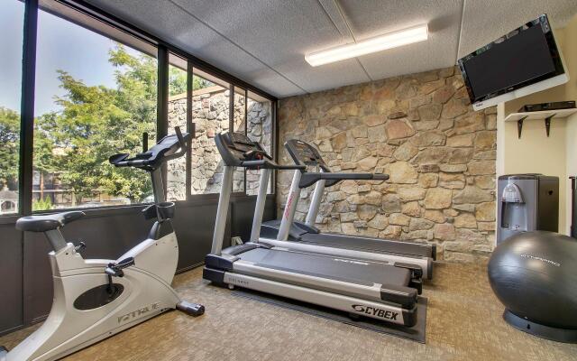 Holiday Inn Westbury - Long Island by IHG