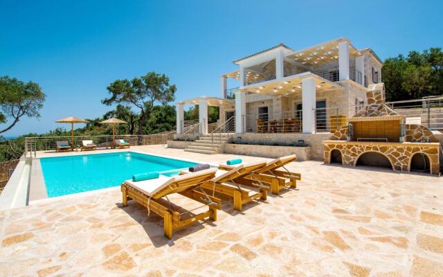 Tania Villa - Elegant 4 BR Villa With Private Pool