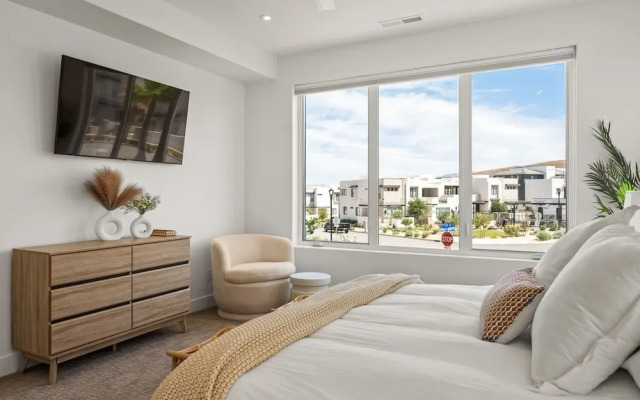Sunstone 6 Bedroom Home