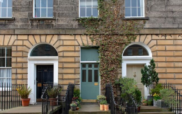 Stunning 4 Bedroom Central Edinburgh