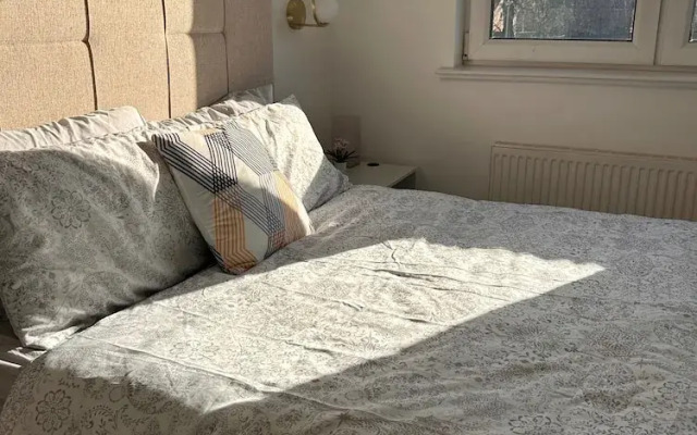 Modern Apartment-sleeps6-parking-seft Check in