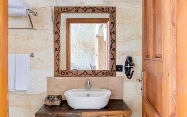 Uzay Cave Suite Hotel