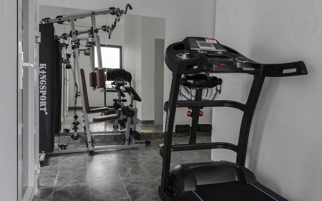 Lyn's Hotel & Apartment