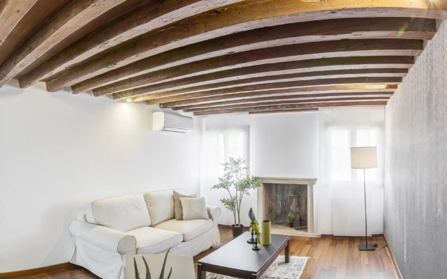 Canal View Apartment